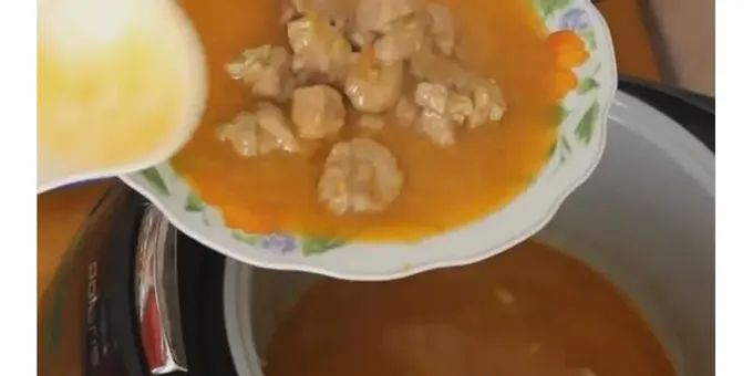 Pokud chcete, můžete pokrm vylepšit přidáním hub.