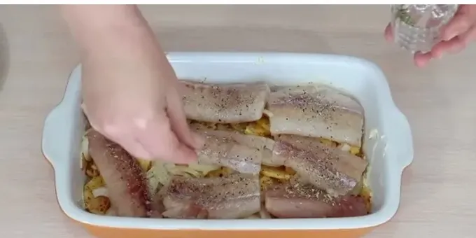호일로 폼을 덮고 보냅니다. 가마에 올려요.