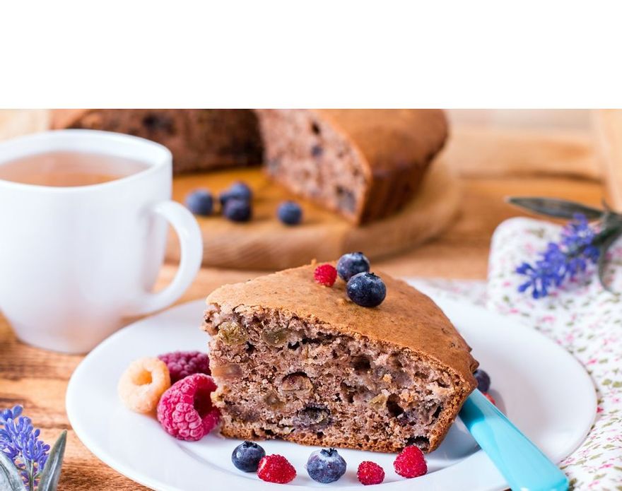 Torta magra di banane con noci e uvetta