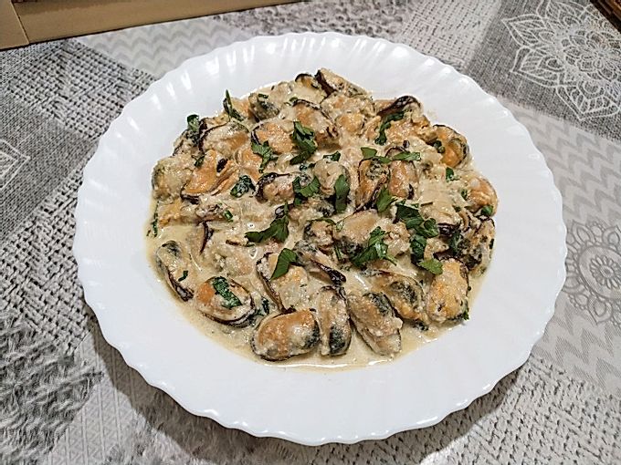 Cozze in salsa cremosa all'aglio