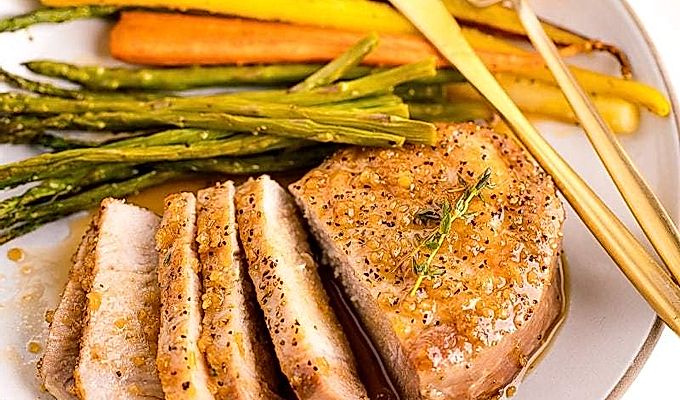 Свиные отбивные с медом и чесноком