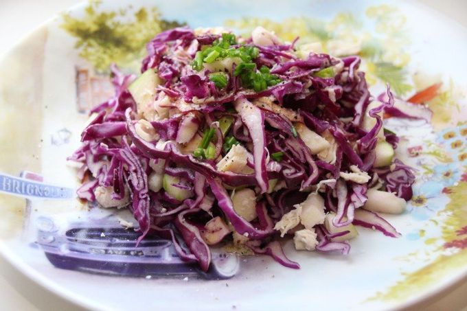 20 parlak kırmızı lahana salatası