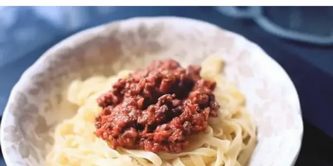 พาสต้าซอสโบโลเนสแสนอร่อยพร้อมแล้ว