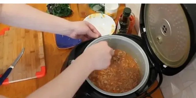 ลองทำพาสต้ากับซอสโบโลเนสที่ปรุงในหม้อหุงช้า