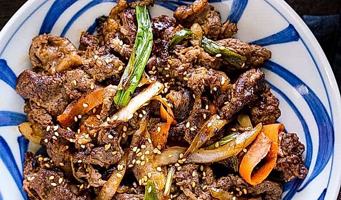 Bulgogi (vedella coreana a la brasa) プ ル コ ギ