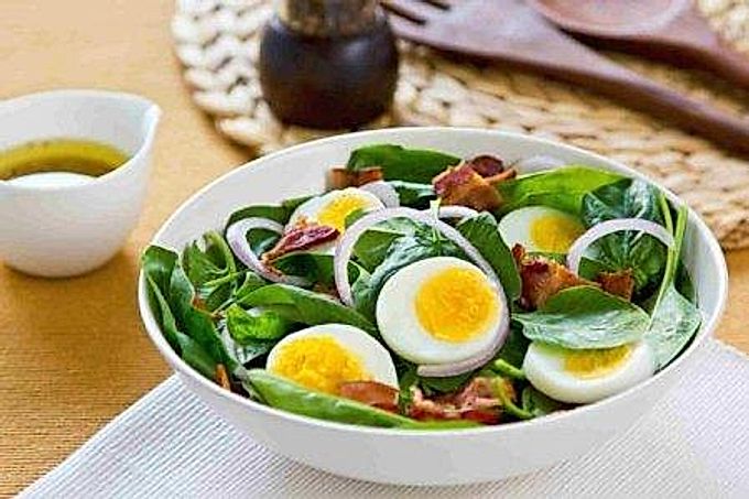 20 simpele salades met gekookte eieren