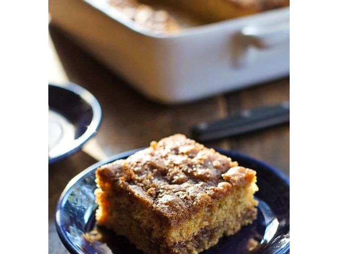 Кофейный торт с цуккини, сахаром и корицей