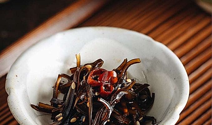 Kombu Tsukudani (Simmered Kombu) 昆布 の 佃 煮
