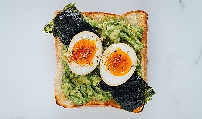 Avokádový toast s vejcem Ramen Snadné japonské recepty na
