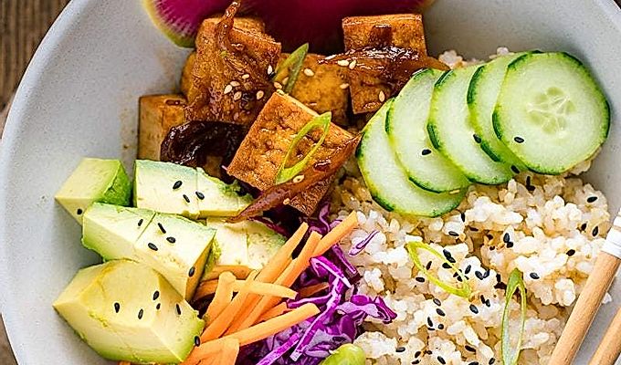 Vegan Poke Bowl ヴ ィ ー ガ ン ポ ケ 丼