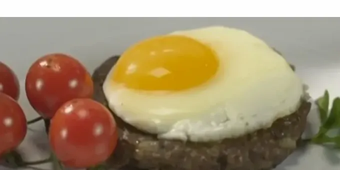 Ricetta della bistecca all'uovo passo dopo passo