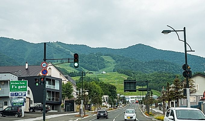 вид на гору горнолыжного курорта Фурано