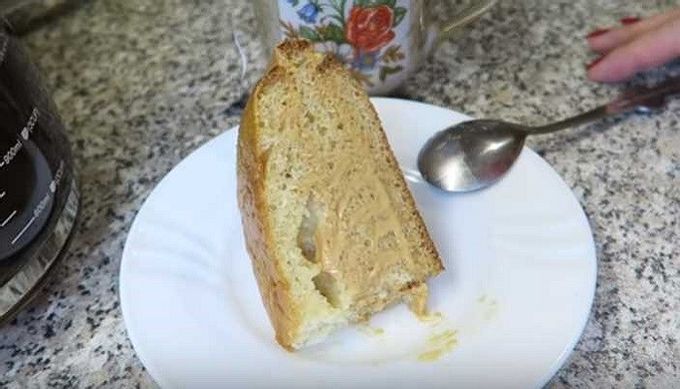 Fırında kefir üzerine bisküvi için basit bir tarif