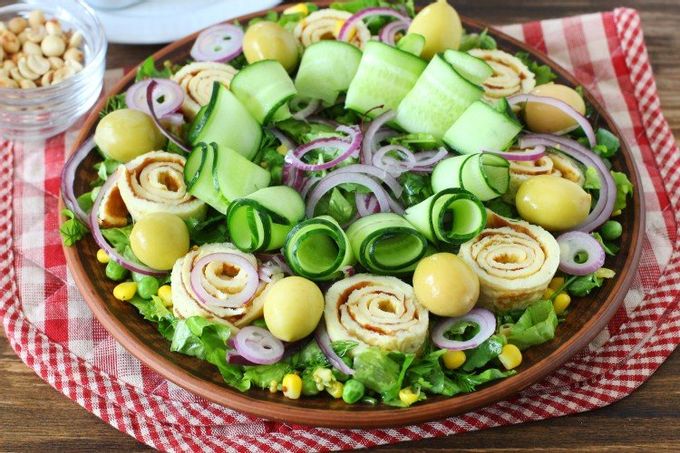 Salad with La Boheme pancakes