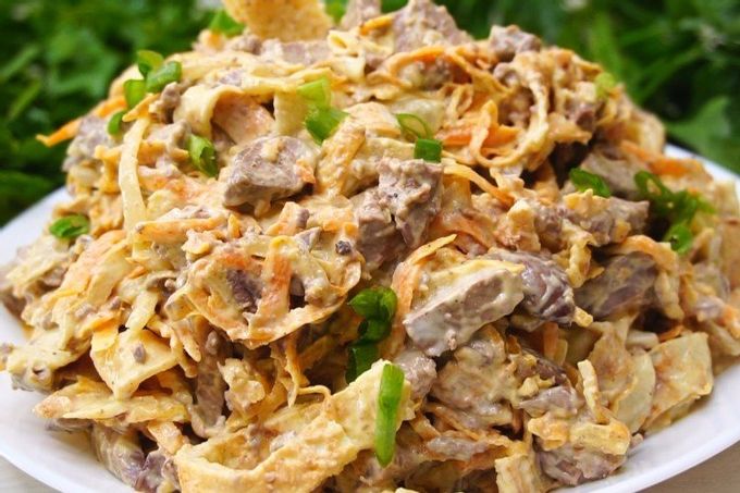 Chicken liver and egg pancake salad