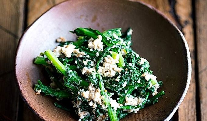Chrysanthemum Greens and Tofu Salad (Shungiku Shiraae) 春菊 の 白 和 え