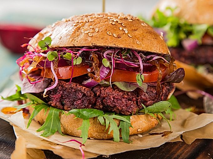 Hamburguesa de moda: amb costelles de llenties i nous