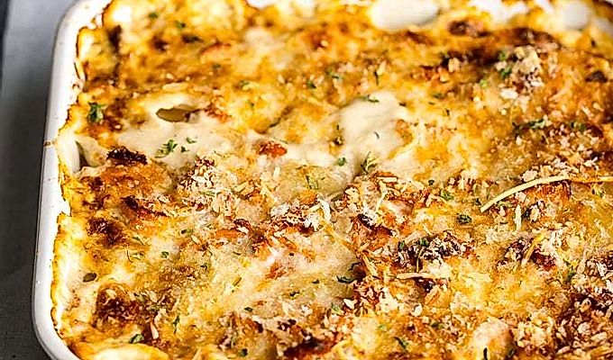 سمك السلمون البطاطس غراتان 鮭 ポ テ ト グ ラ タ ン