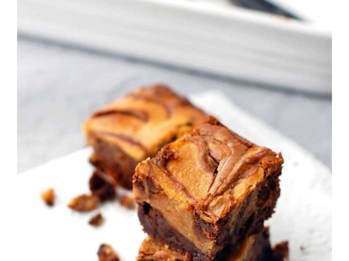 Брауни с арахисовым маслом и чизкейком