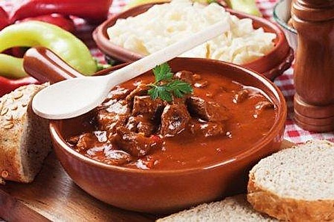 15 receptes per al goulash de porc amb salsa més deliciós