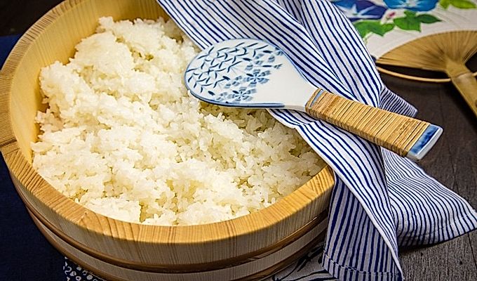 Рис для суши в хангири.