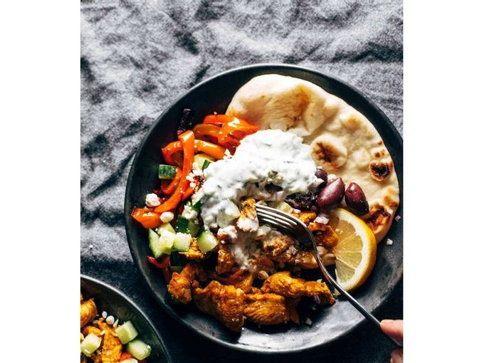 Pitas au poulet à la poêle avec tzatziki
