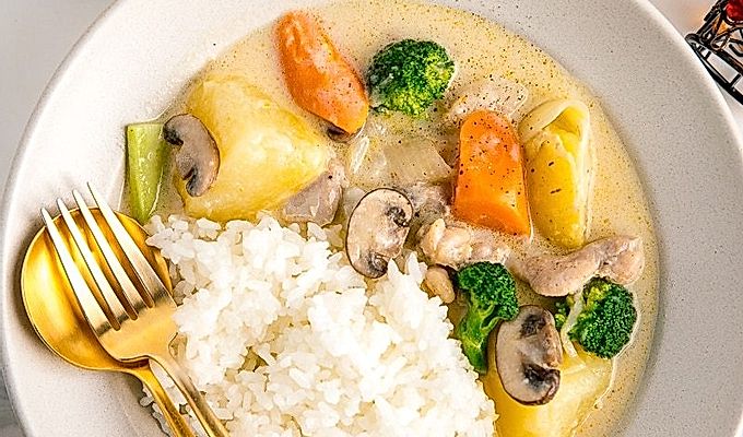 สตูว์ครีมญี่ปุ่น (สตูว์ขาว) クリームシチュー