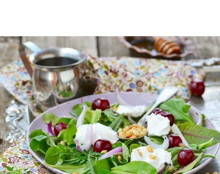 Eingelegter Kirschsalat