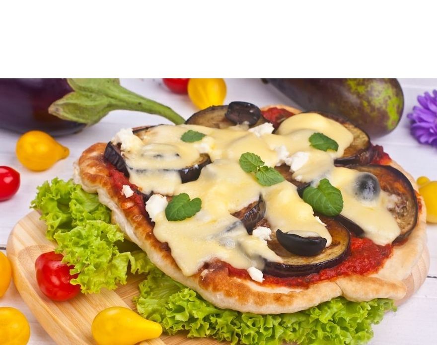 Pizza frita s lilkovou náplní