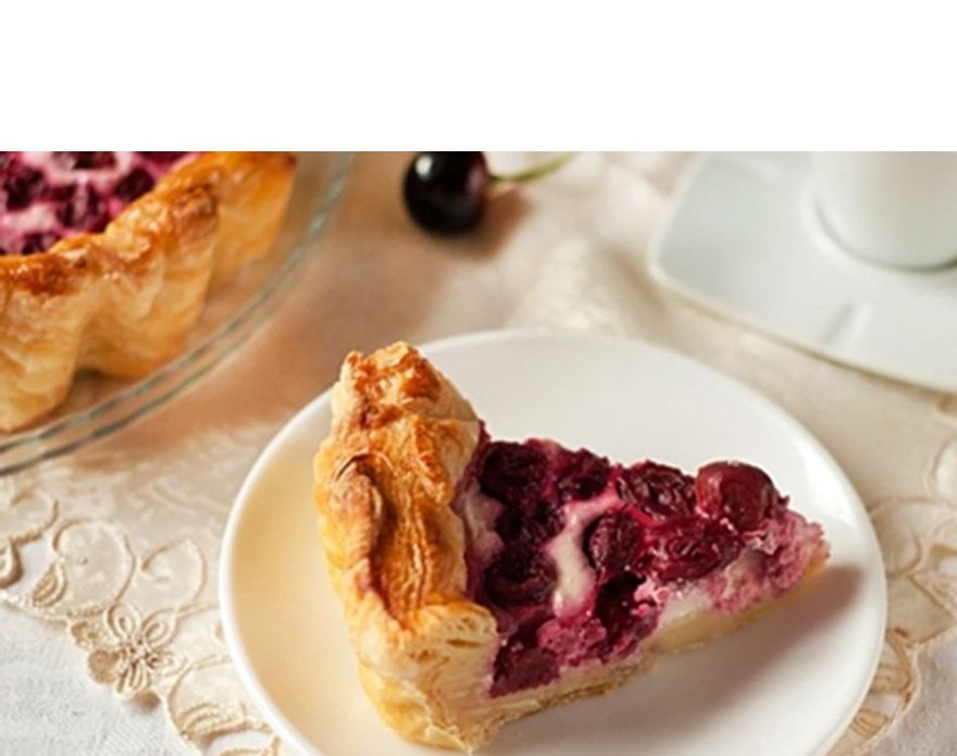 Cottage cheese pie with frozen cherries
