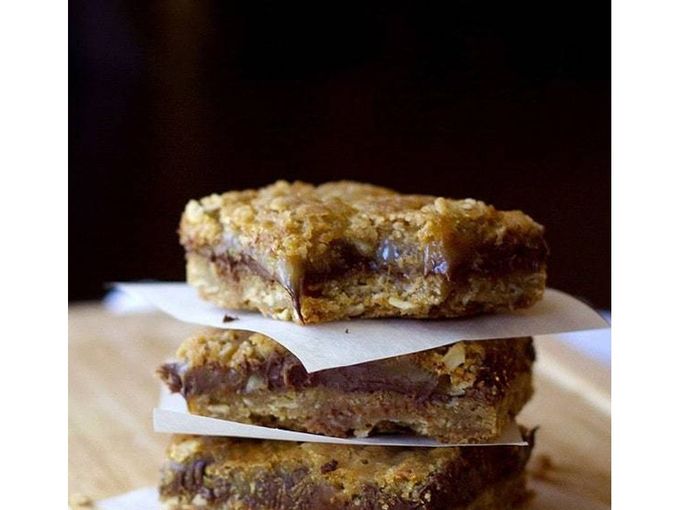 Barrette di farina d'avena al caramello al cioccolato
