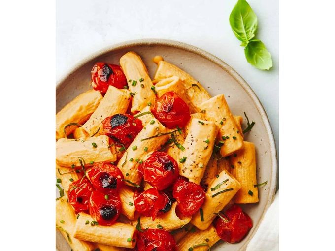 Pasta de pebrot vermell cremós amb tomàquet Bpstered