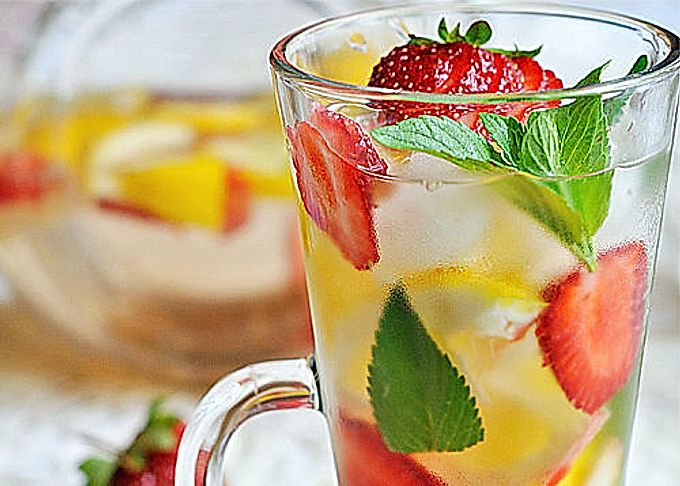 Limonata alla fragola fatta in casa