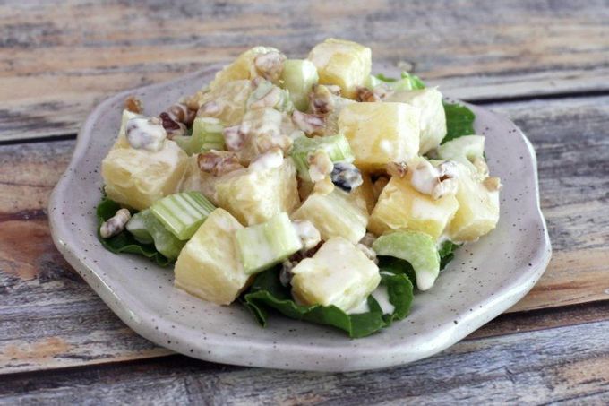 Salad with pineapple, celery and smoked chicken