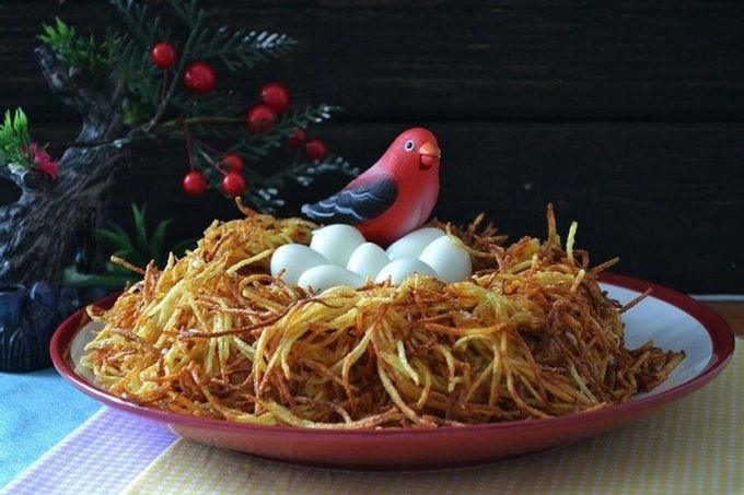 Salat Capercaillie Rede med kalkun og smeltet ost[ |]Salat Capercaillie Rede med ananas og kylling