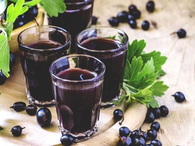 Rybízové víno doma — jednoduchý recept na výrobu