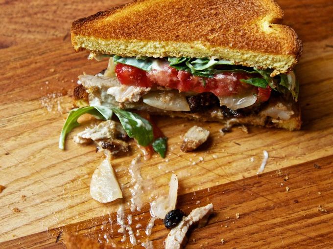 Turecký klub Shawarma Sandwich s vepřovým břichem a vylepšeným receptem Mayo