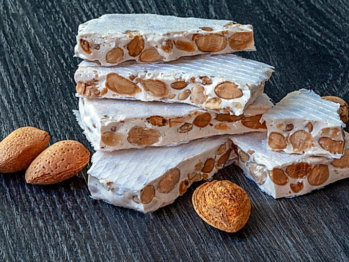 Honey nougat with almonds