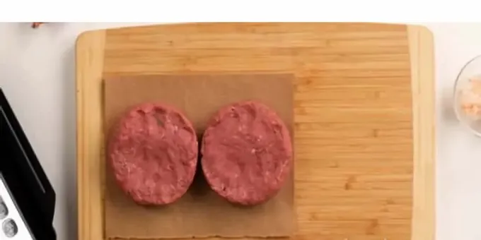  Untuk menyediakan stik daging cincang - bentukkan stik